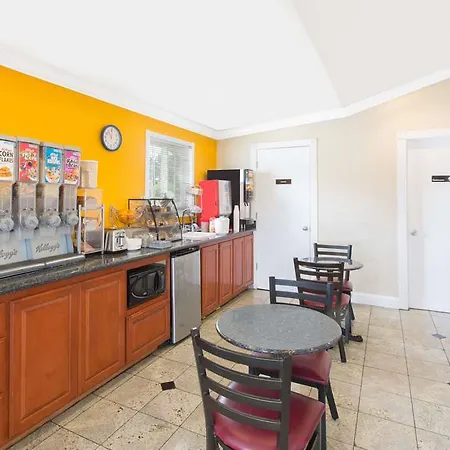 Surestay Hotel By Best Western Seaside Monterey 
