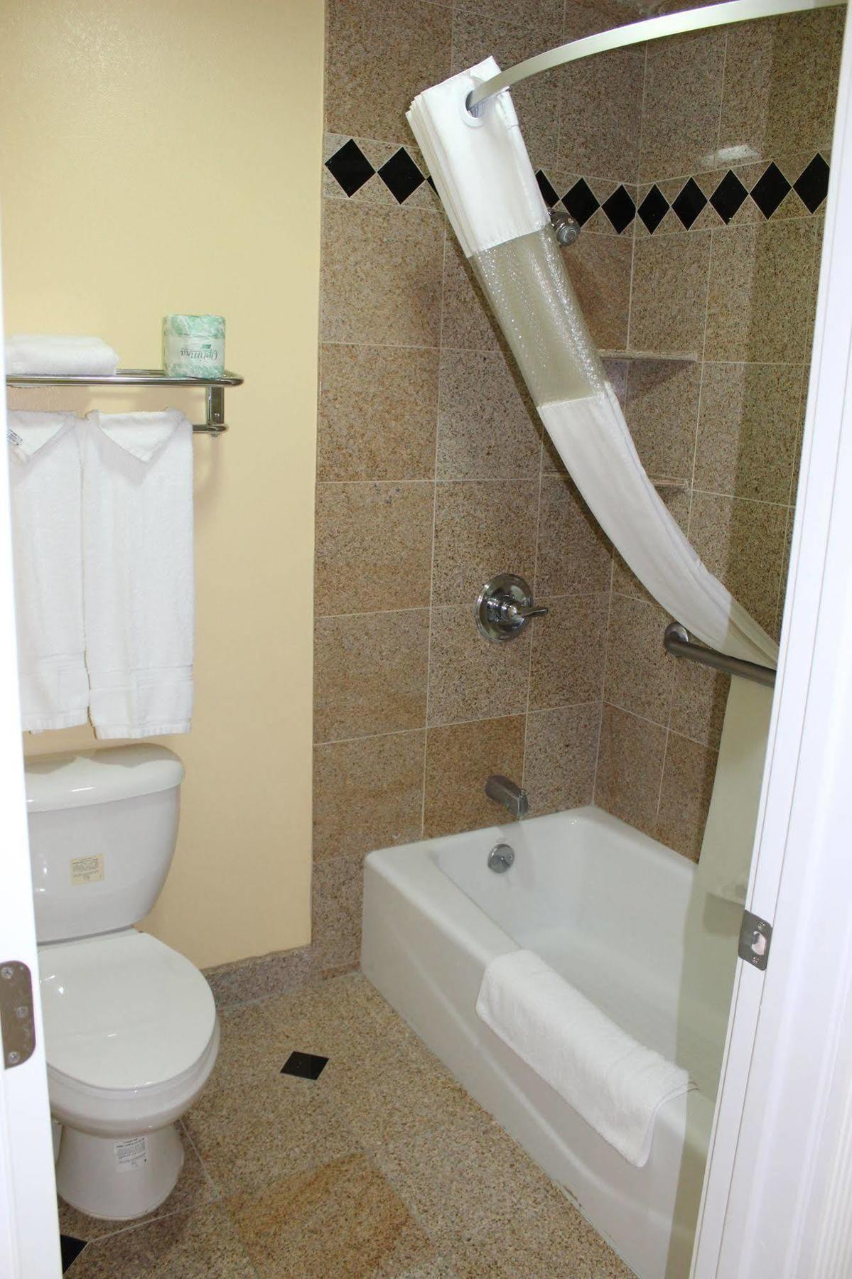 Surestay By Western Monterey Hotel 3*