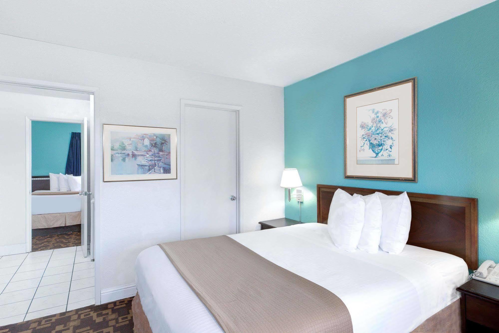 Surestay By Western Monterey 3*