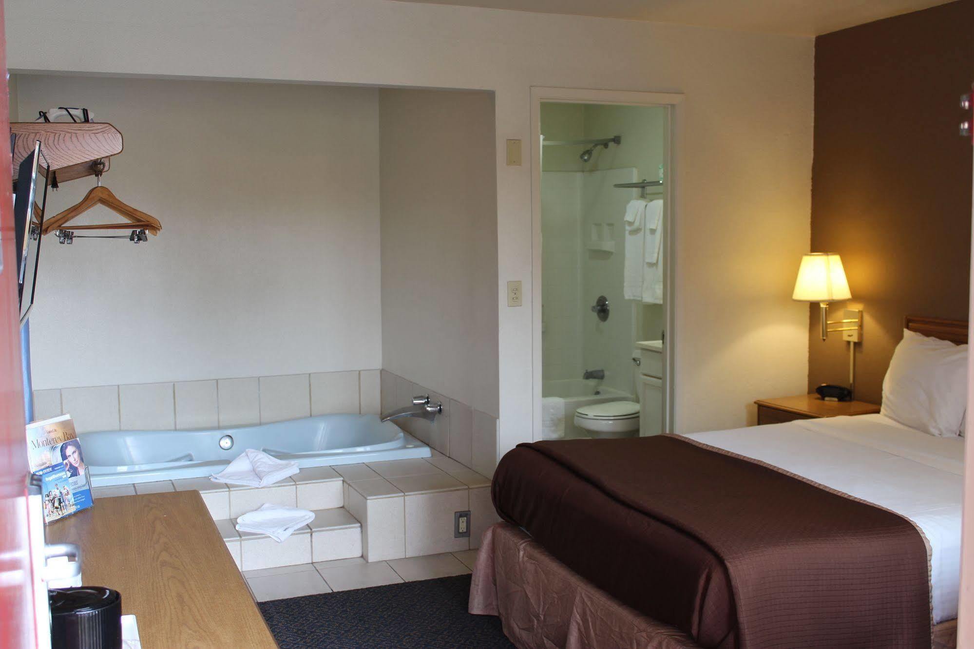 Hotel Surestay By Western Monterey