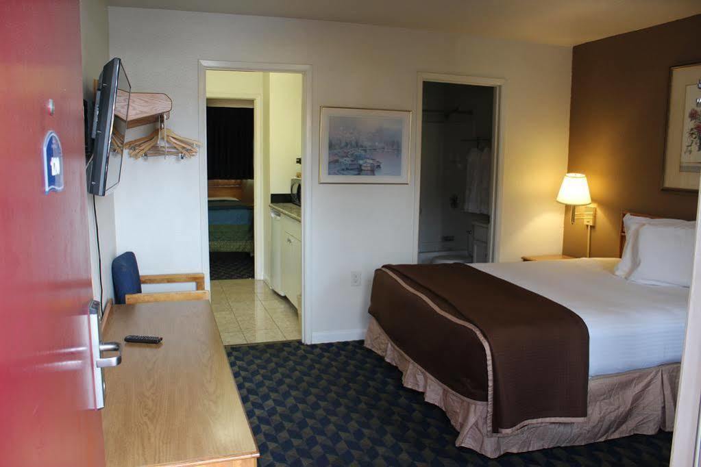 Surestay By Western Monterey