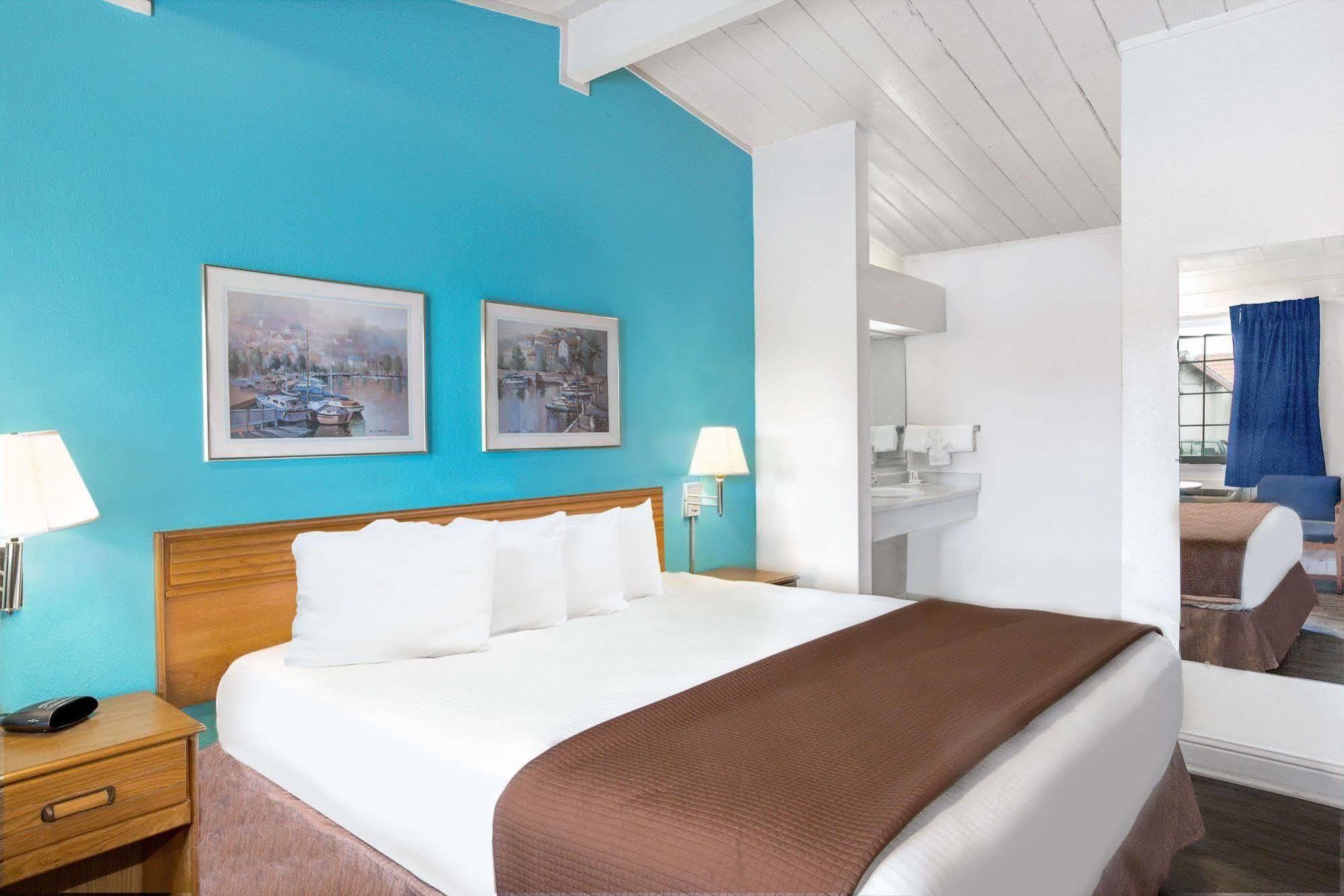 Hotel Surestay By Western Monterey