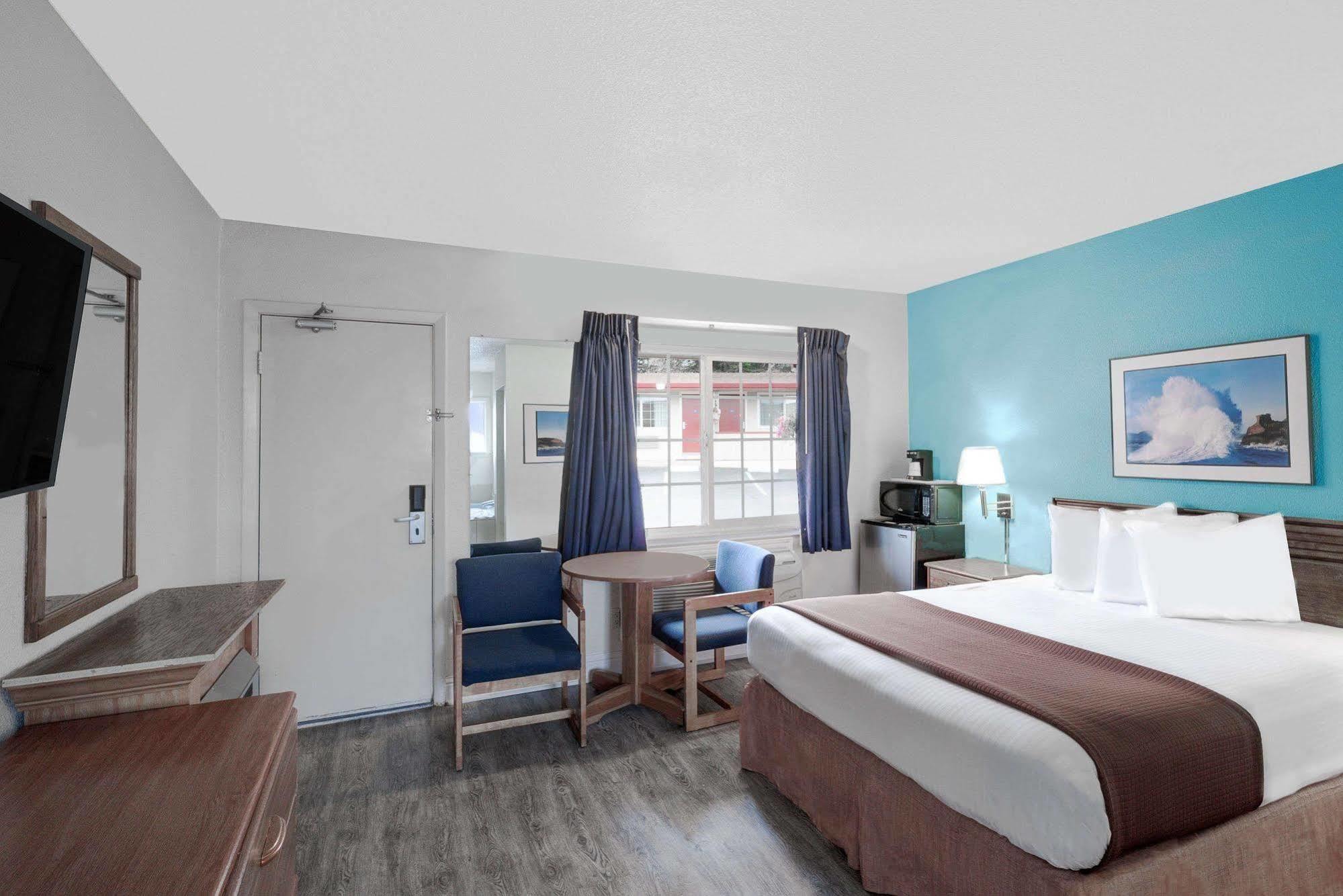 Surestay By Western Monterey Hotel 3*