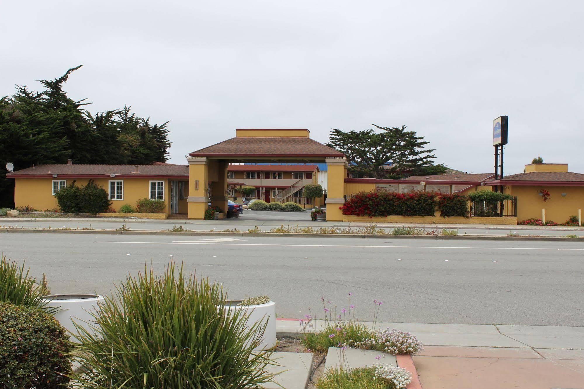 Surestay By Western Monterey Seaside